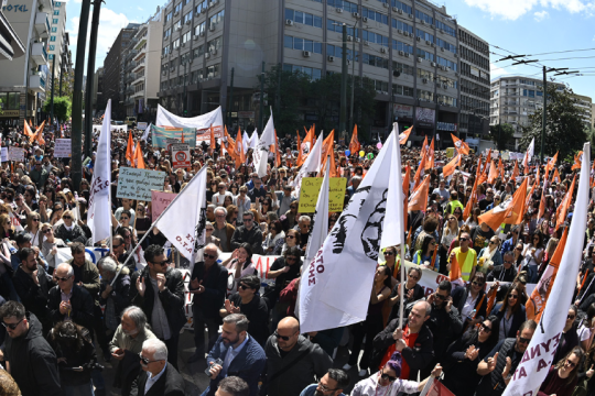 Συγκέντρωση εργαζομένων στους ΟΤΑ κόντρα στα κυβερνητικά σχέδια για παιδικούς σταθμούς - ΚΔΑΠ